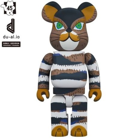 Bearbrick - Yoko Sano de kat die een miljoen keer heeft geleefd